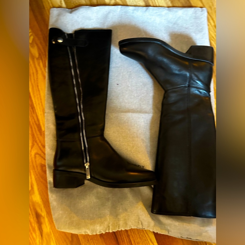 Good used conditions aquatalia black boots W8